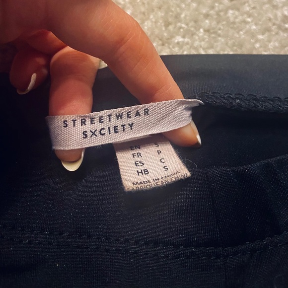 Black Legging with Leather Patches - Picture 3 of 3